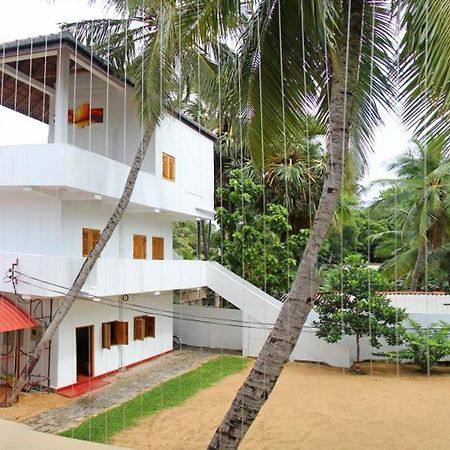 Bluewater Beach Resort Trincomalee Eksteriør billede